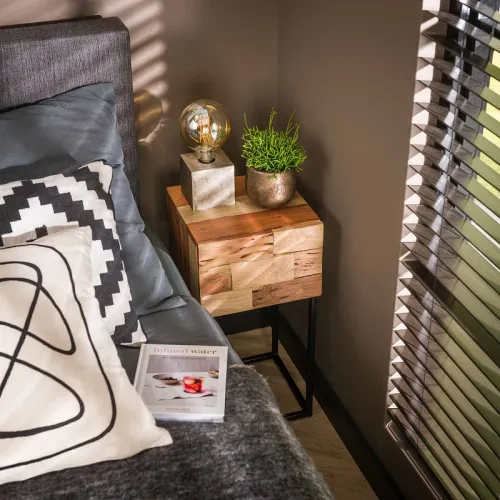 Nachttisch Mila 3 | mit Schubkasten | Akazie massiv | sandgestrahlt