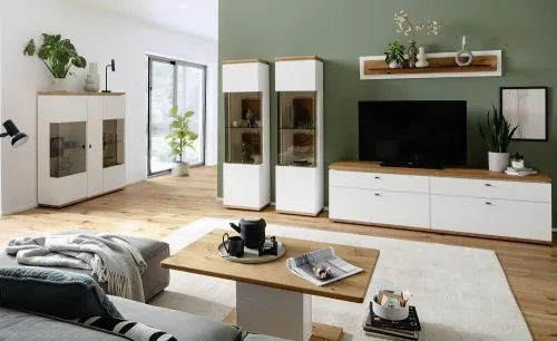 Wohnkombination Matadi | Soft white / Ast-Balkeneiche | 4-teilig | Vitrinen mit Bandbeleuchtung & Unterbauspot